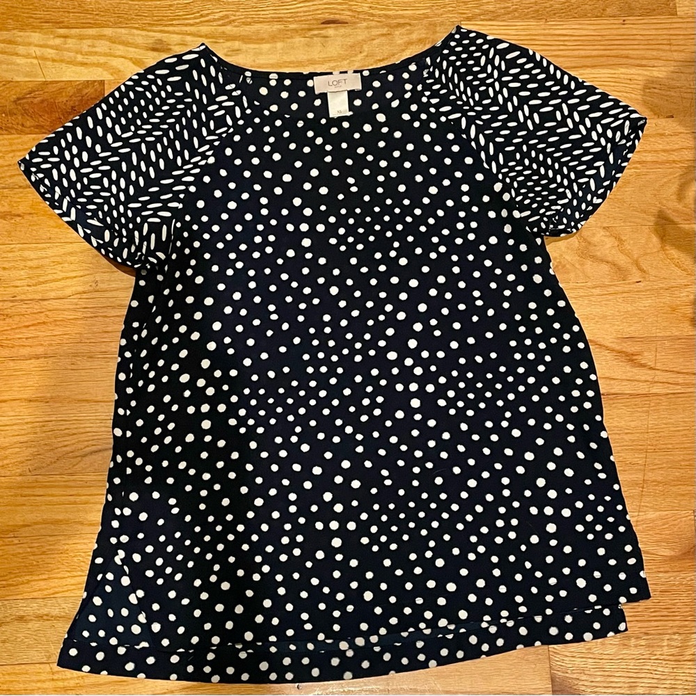 Loft blue polka dot top xs